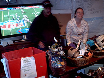 Murphys Hotel employees help host the Chili Cookoff.